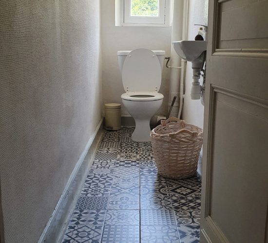 Location Ax-Les-Thermes -WC 1