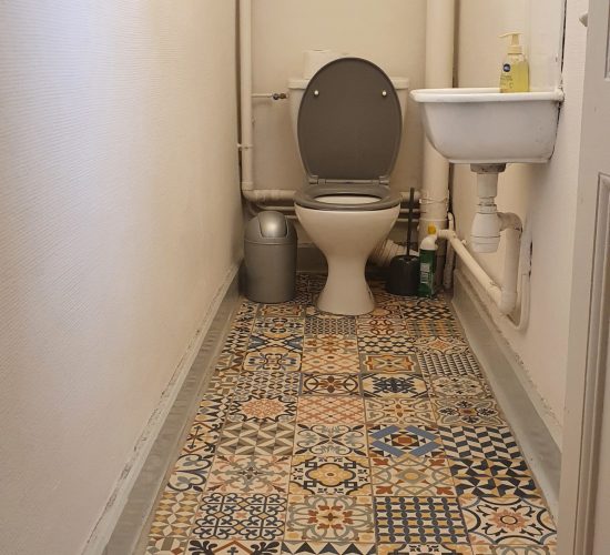 Location Ax-Les-Thermes -WC 2