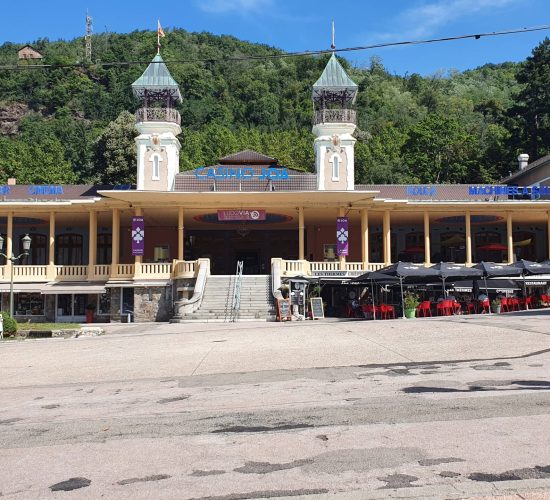 Location grand gite spacieux Ax-Les-Thermes -Ville