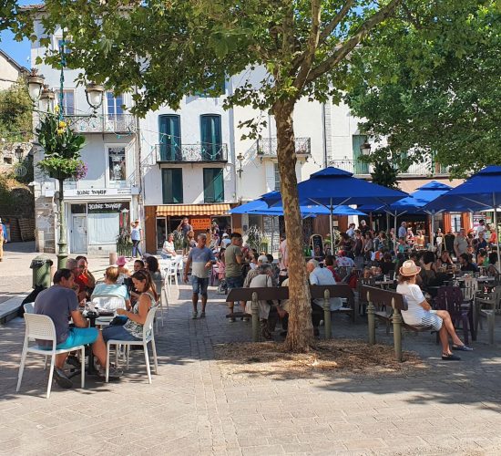 Location grand gite spacieux Ax-Les-Thermes - Place Roussel