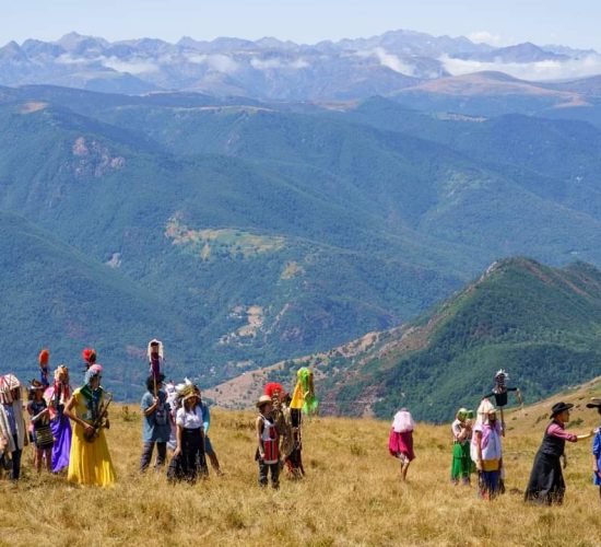 Location grand gite spacieux Ax-Les-Thermes - Spectacle grands chemins
